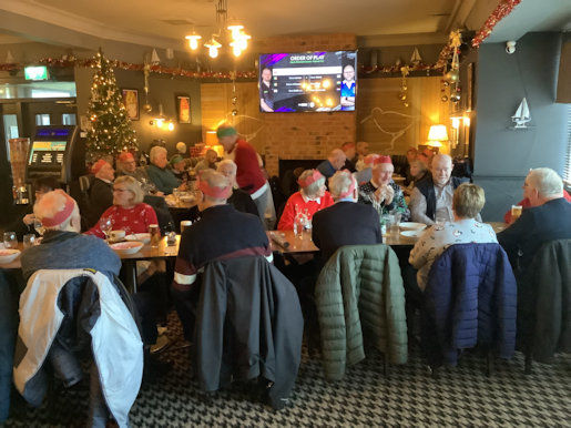 Sand Piper Christmas Meal P3.jpg (35265 bytes)